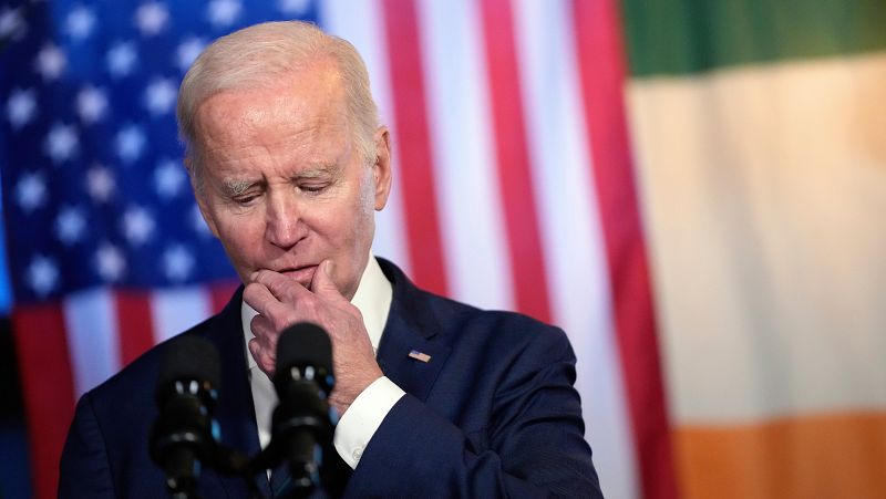Biden reconoce que enviar bombas de racimo a Ucrania "ha sido una decisión muy difícil"