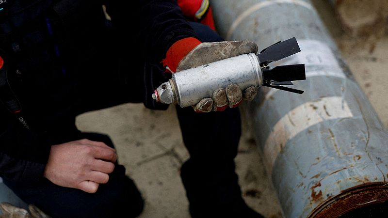 Así es la bomba de racimo, la polémica munición que Estados Unidos enviará a Ucrania