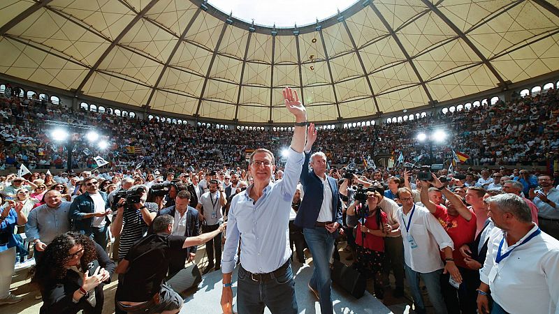 Feijóo clama por una mayoría absoluta en su plaza talismán de Galicia frente a la "intransigencia de los extremos"