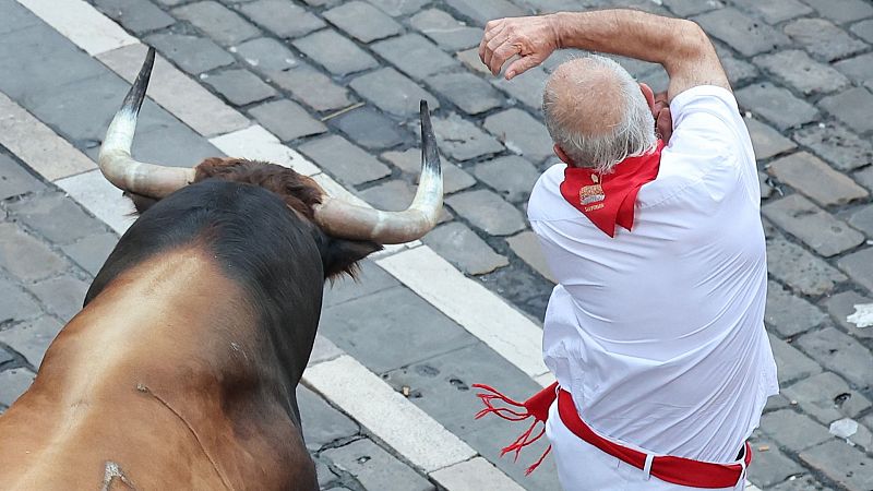 Compaerismo, tradicin y sustos en el encierro: la historia de cinco corredores de San Fermn