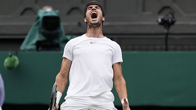 Alcaraz aprieta y ahoga a Berrettini y supera su mejor actuación histórica en Wimbledon