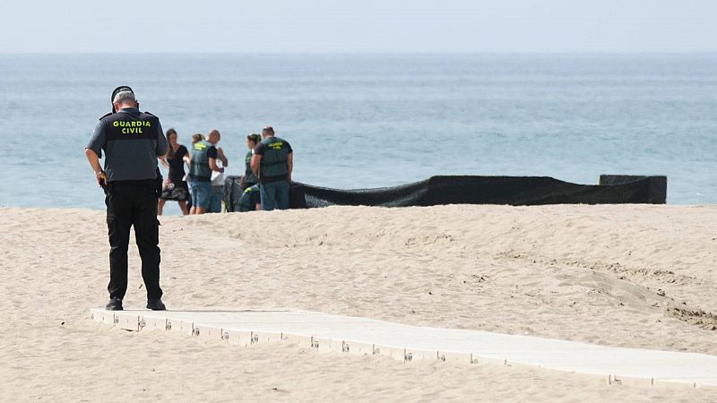 Hallan el cuerpo sin vida de un niño de entre dos y tres años en una playa de Tarragona