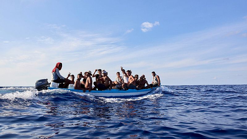 La isla italiana de Lampedusa recibe a más de 1.300 migrantes en 24 horas