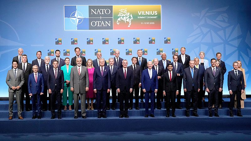 La OTAN acuerda invitar a Ucrania a la Alianza cuando "se cumplan las condiciones" y los aliados lo permitan