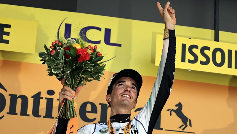 La victoria de Pello Bilbao en el Tour vale por una renovación con Bahrain hasta 2026