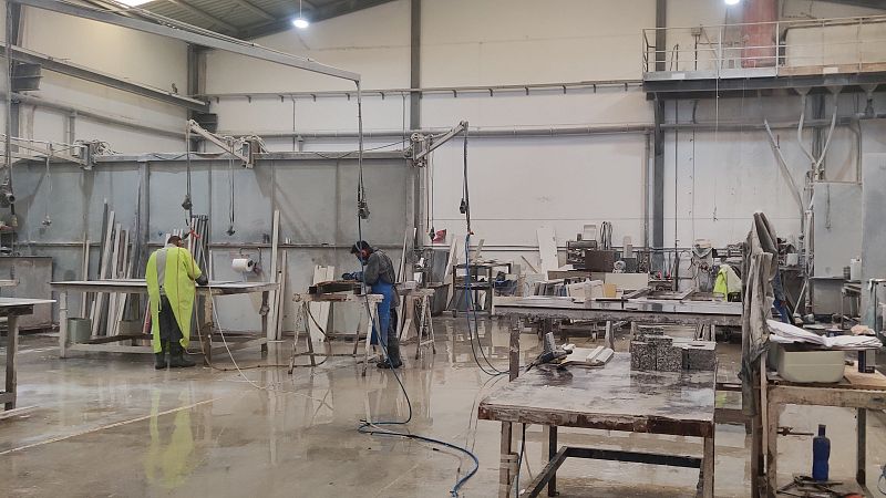 El resurgir de la silicosis: enfermar por pulir encimeras de cocina y baño