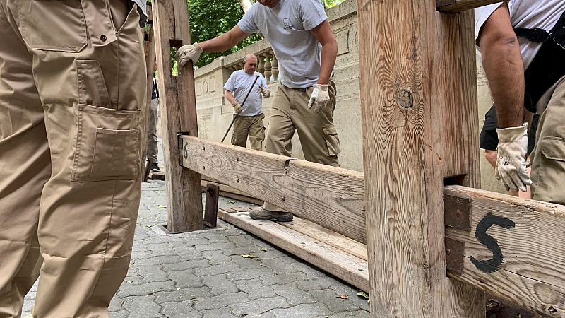 Cmo trabajan los carpinteros de San Fermn?, montar el vallado contra reloj para los encierros