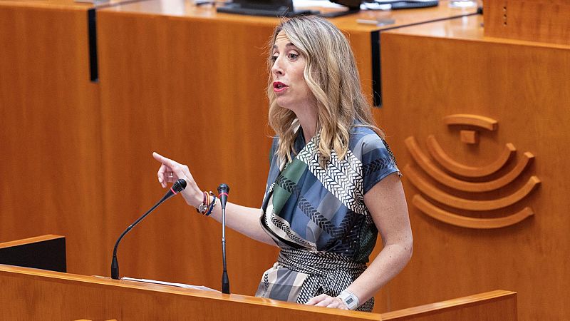 María Guardiola se convierte en la primera presidenta de Extremadura con el apoyo de Vox
