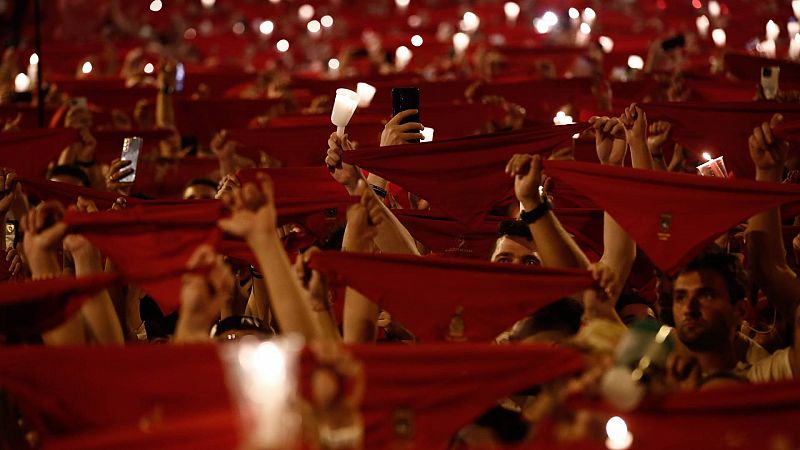 Pamplona se despide de los Sanfermines 2023 entonando el 'Pobre de m'