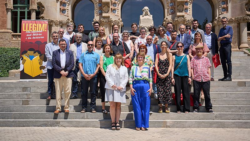 El Govern es proposa que el 40% de la població llegeixi almenys un llibre en català al trimestre l'any 2030
