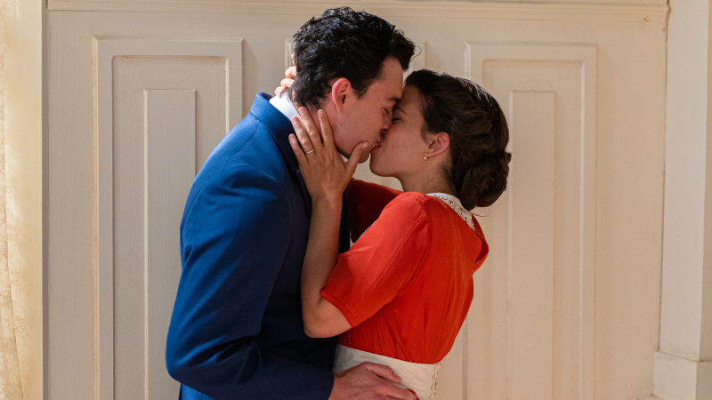 Curro y Martina suben la temperatura de 'La Promesa' con este tórrido momento