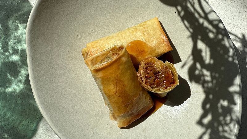Receta de Mar�a Lo: rollitos de primavera con salsa agridulce casera