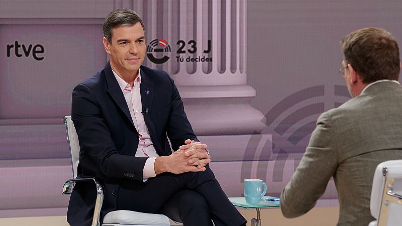 Sánchez dice que no negociará un referéndum en Cataluña: "No está en la Constitución. Lo saca la derecha para asustar"