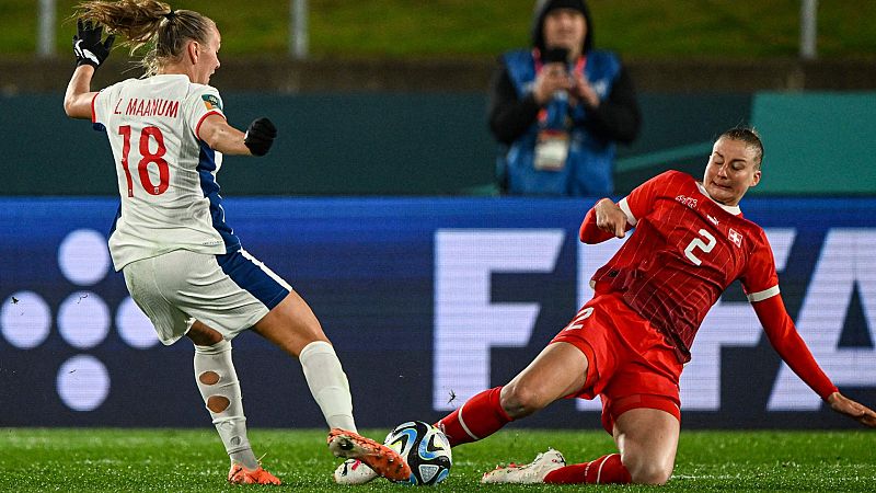 Suiza defiende el empate y mete en un lío a Noruega