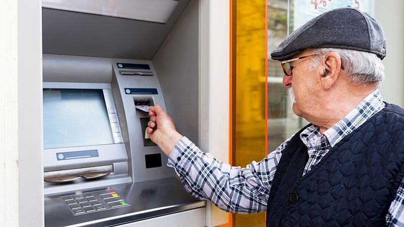 El gasto en pensiones bate su récord en julio y supera por primera vez los 12.000 millones de euros