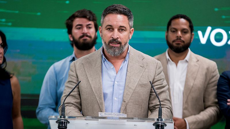 Abascal asegura que Vox no será "obstáculo" para investir a Feijóo si convence a un "puñado" de "socialistas buenos"