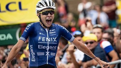 Yara Kastelijn culmina la escapada y Vollering gana la primera batalla total del Tour Femenino 2023