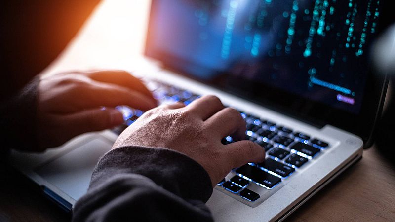 Consumo advierte de que multará con hasta 100.000 euros a las webs que no dejen de publicitar la prostitución