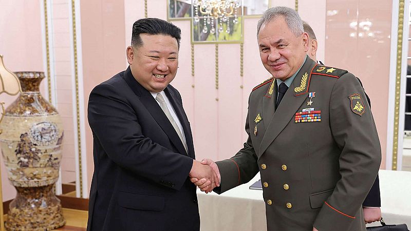 Kim Jong-un se reúne con el ministro de Defensa ruso en Corea del Norte para hablar sobre seguridad regional y global