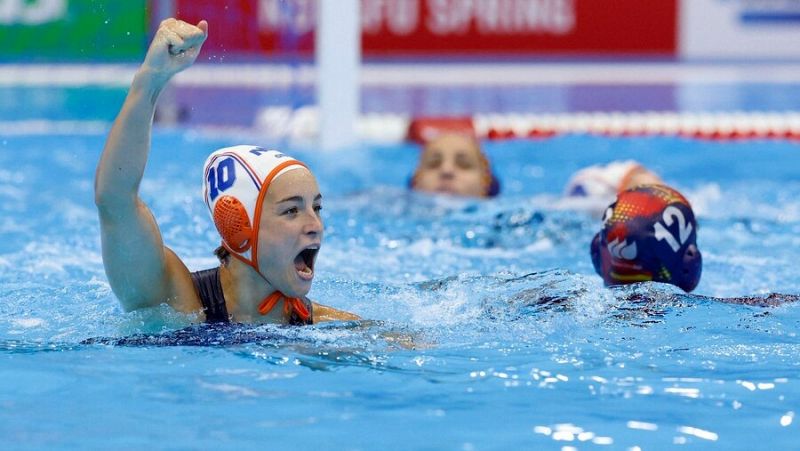 Países Bajos derrota a España en la tanda de penaltis de la final del Mundial femenino de waterpolo