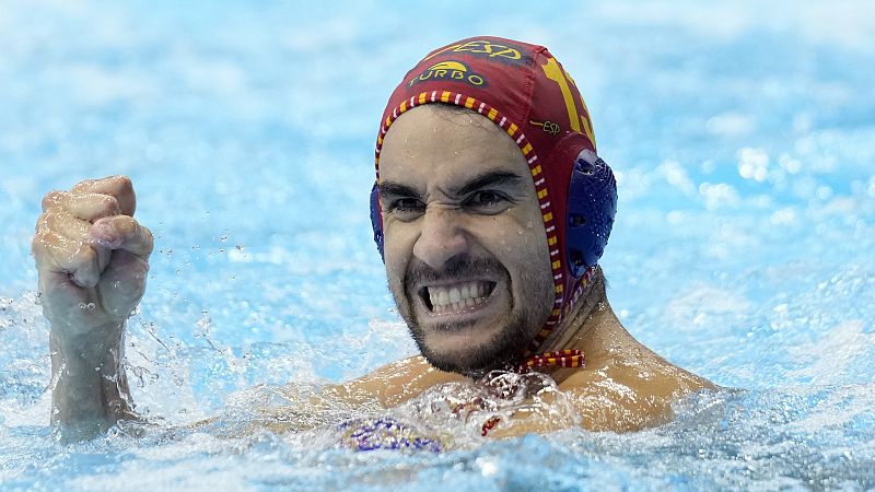 España se consuela con el bronce ganando a Serbia (9-6) y sigue sin bajarse de la ola de las medallas