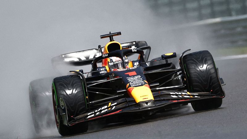 Max Verstappen gana la carrera al esprint de Bélgica contra los elementos, en un cumpleaños aciago de Alonso