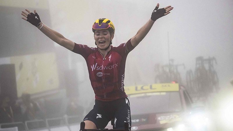 Vollering atrapa el maillot amarillo en el Tourmalet y deja casi sin opciones a Van Vleuten