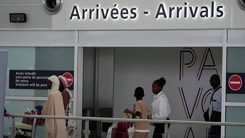 Llegan a Madrid los primeros españoles evacuados de Níger tras el golpe de Estado