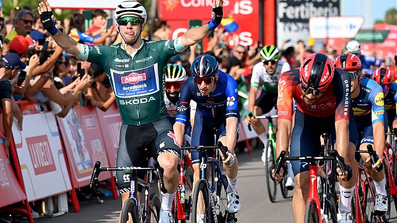 Kaden Groves repite victoria al sprint en Burriana tras una etapa aburrida de La Vuelta