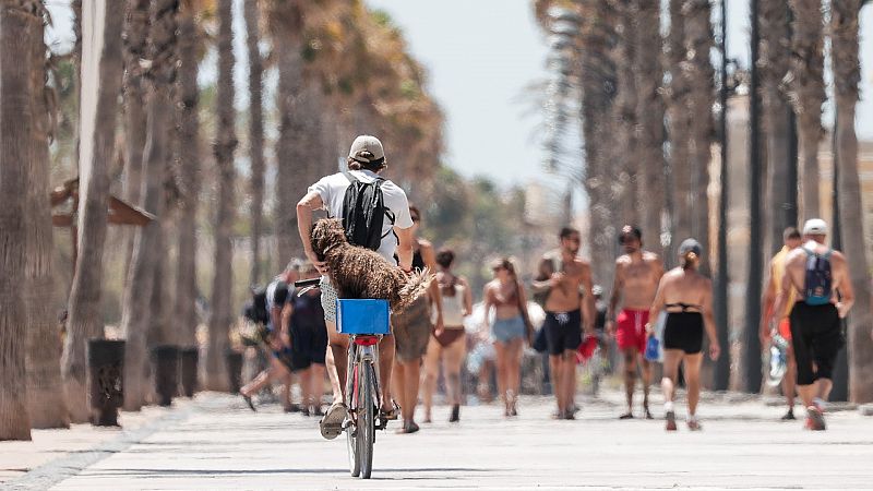 El primer día de la tercera ola de calor del verano deja temperaturas de casi 45 grados en Badajoz y Mérida