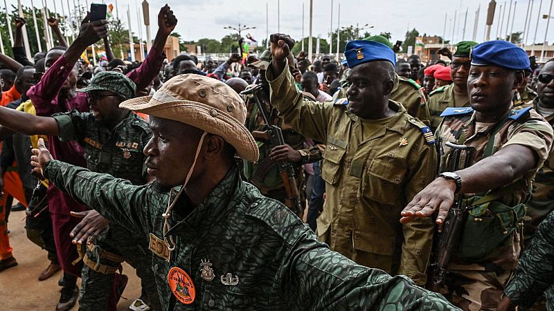 Los golpistas de Níger refuerzan su dispositivo militar tras expirar el ultimátum internacional para reestablecer el orden