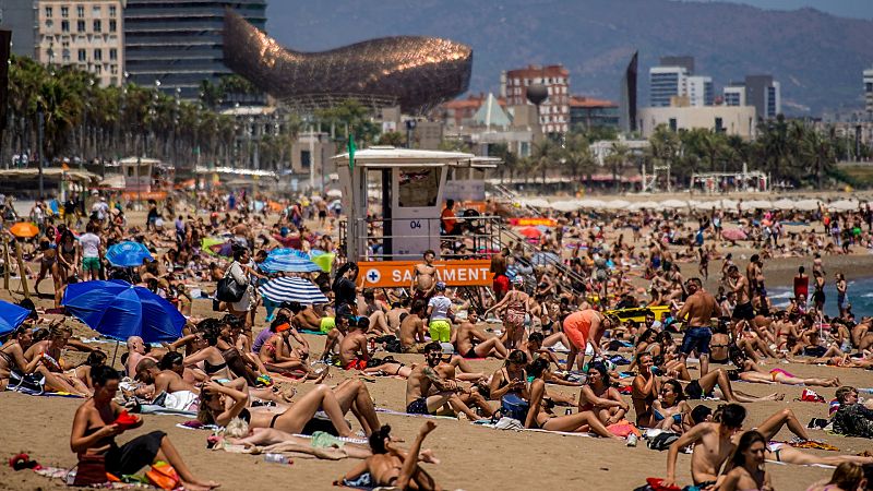 España bate su récord de población con 48,3 millones de habitantes por el aumento de nacidos en el extranjero