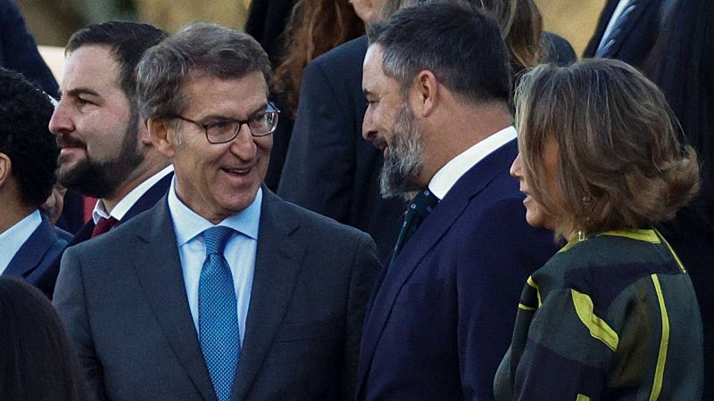 De los pactos de Aznar con PNV y CiU a Vox como única opción para Feijóo: el PP busca pero no encuentra