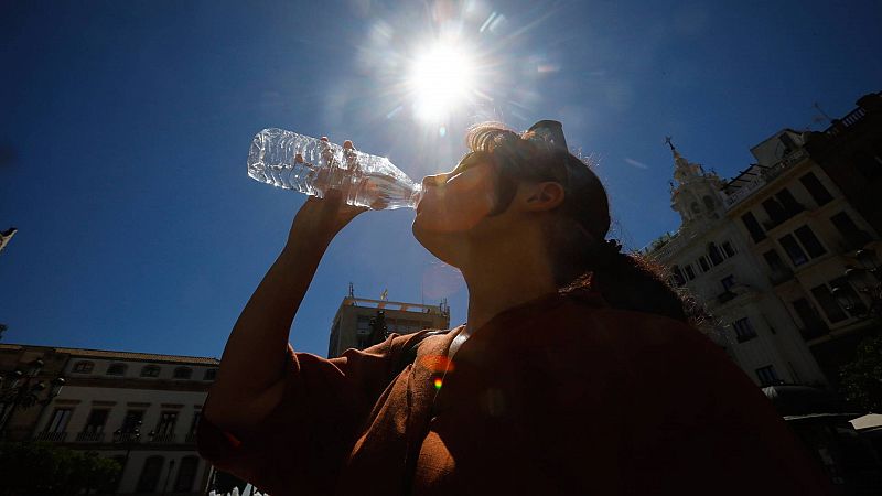 De la irritabilidad y el cansancio a los trastornos emocionales: "El calor nos afecta mucho más de lo que pensamos"