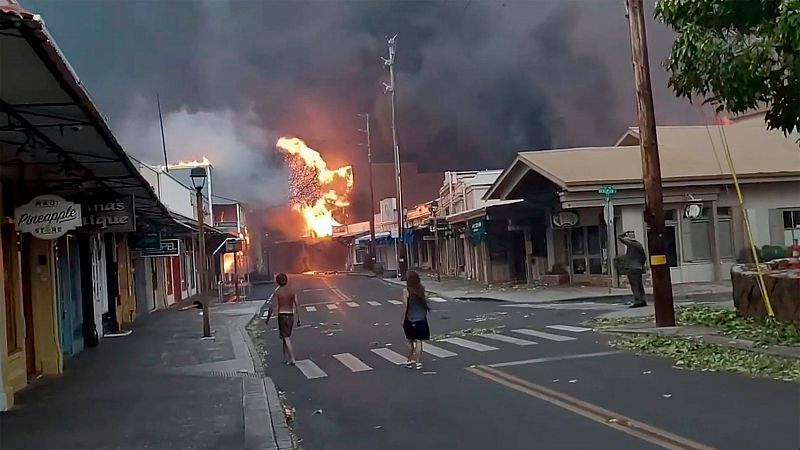 Los incendios en Hawái avivados por el huracán Dora dejan al menos seis muertos y miles de evacuados
