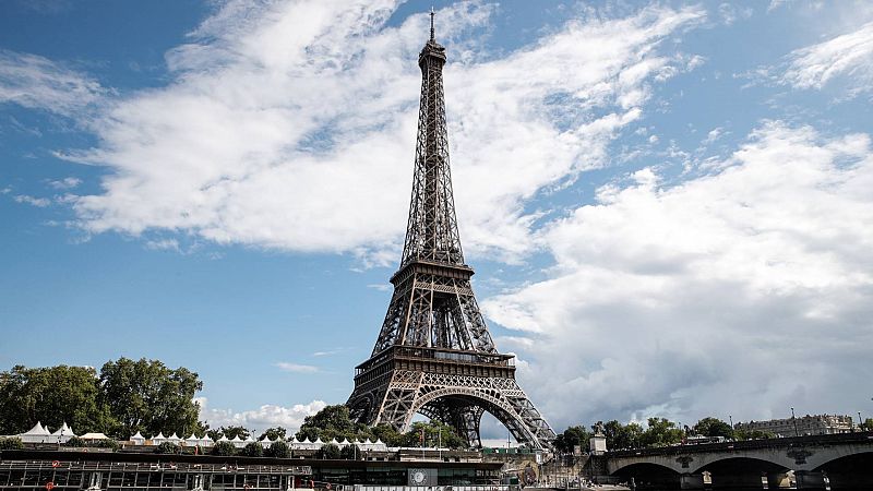 Desalojan durante dos horas la Torre Eiffel por una falsa alarma de bomba