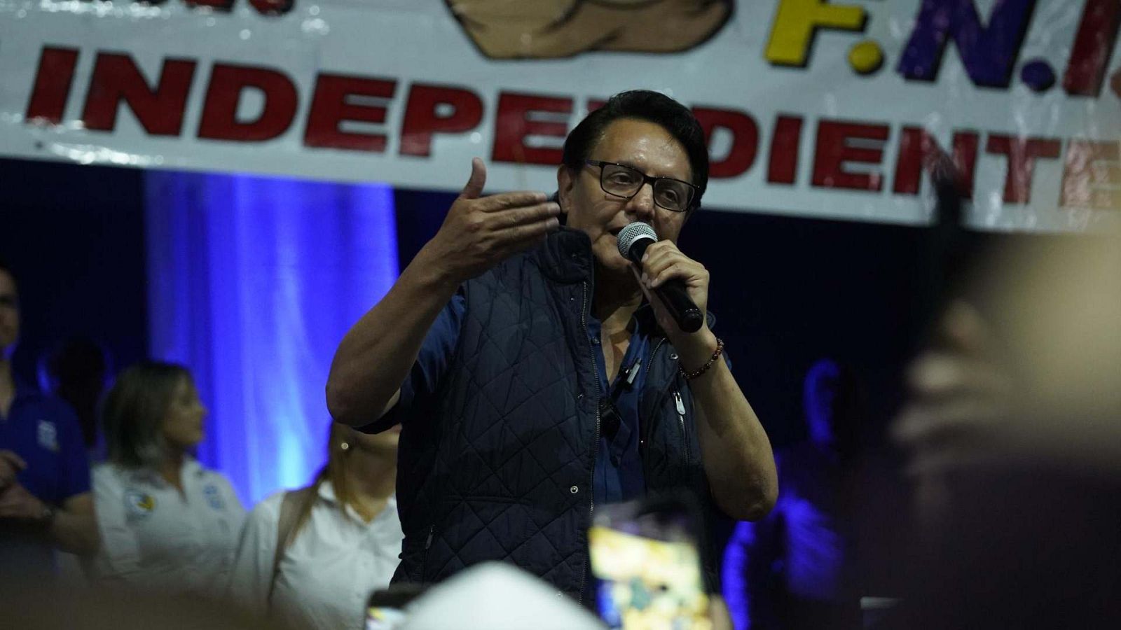 Un juez de Ecuador dicta prisión preventiva para los seis sospechosos del asesinato de Villavicencio