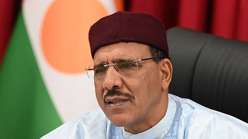 El régimen militar de Níger anuncia su intención de "procesar" al presidente Bazoum por "alta traición"