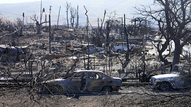 Lahaina, una ciudad devastada por el fuego en Maui donde solo quedan cenizas