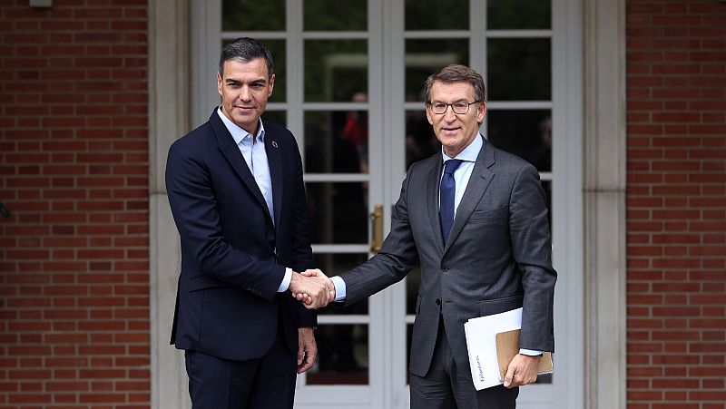 S�nchez y Feij�o re�nen a sus grupos en plenas negociaciones para la Mesa del Congreso