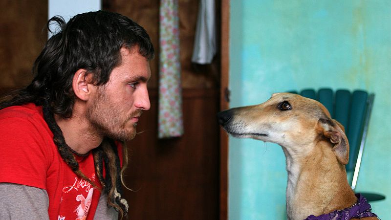 ¿Por qué se frotan las patitas?, por qué se títula así la película españla que se estrenó dos veces