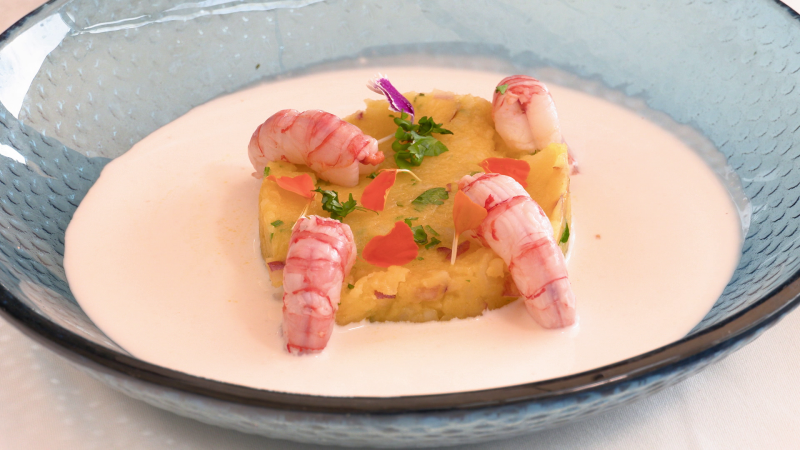 Receta de gazpachuelo con gambas rojas de Almería