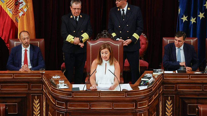 Armengol reivindica la "pluralidad" de España y anuncia que permitirá el uso de las lenguas cooficiales en el Congreso