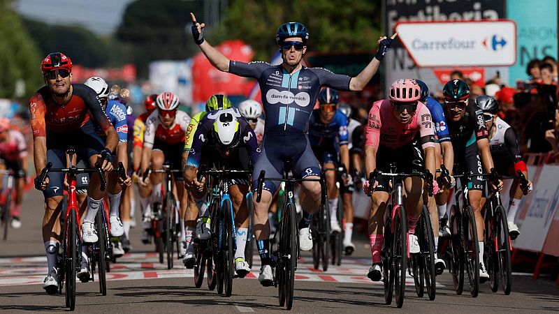 Alberto Dainese gana en scar un sprint accidentado en vsperas de la resolucin de La Vuelta