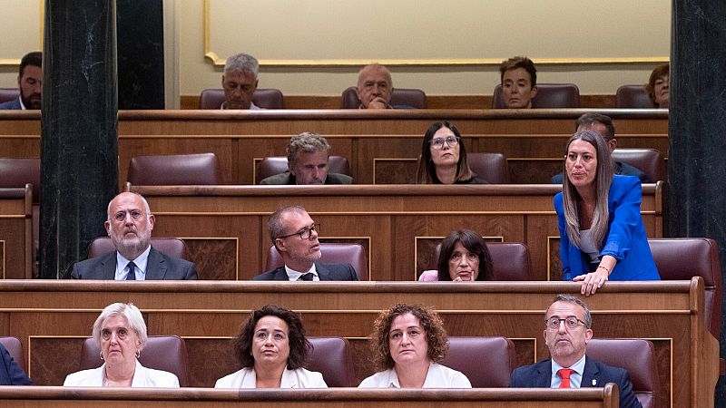 Por la "república catalana", por "España" y en varias lenguas: así han prometido o jurado los cargos los diputados
