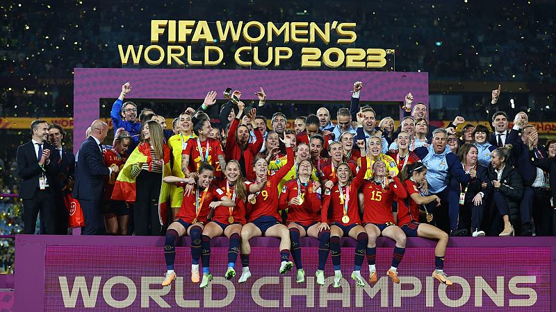 Polticos e instituciones celebran el triunfo de Espaa en el Mundial de ftbol femenino: "Sois muy grandes"