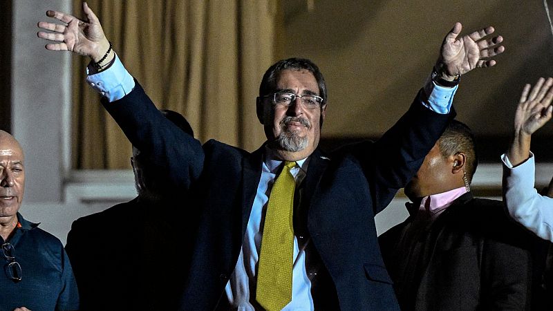 El progresista Bernardo Arévalo de León gana las elecciones en Guatemala