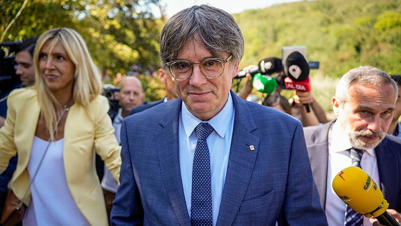 Puigdemont reaparece en Francia y aboga por "pensar en el país" y no buscar "salidas personales"