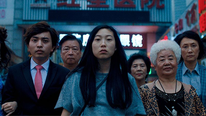 Arrasó en los premios 'indies' y es divertida y conmovedora: 'The Farewell' ahora gratis en RTVE Play