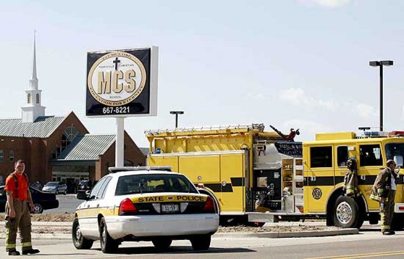 Al menos un muerto y varios heridos en un tiroteo en una iglesia de Estados Unidos